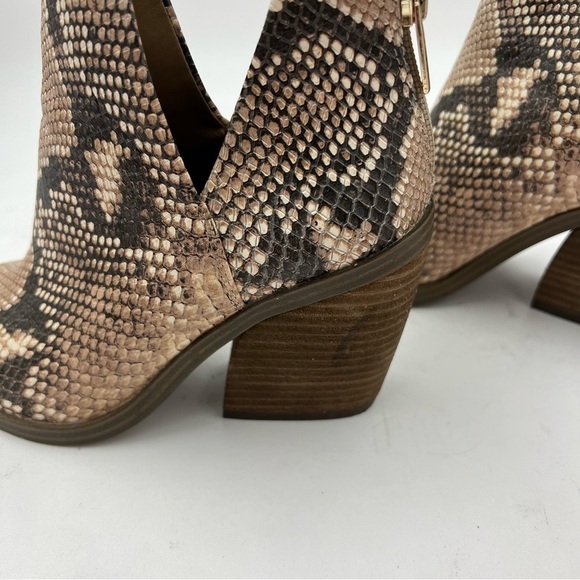 Vince Camuto Leather Snake Print Gigietta Ankle Bootie Size 5.5 - Picture 8 of 11
